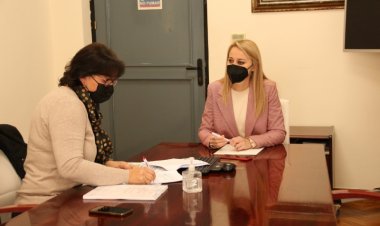 La diputada Magdalena S. Blesa visita el Ayuntamiento para explicar las enmiendas a los presupuestos regionales