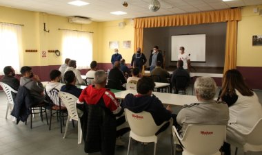 Ganaderos se forman sobre bienestar animal en La Costera