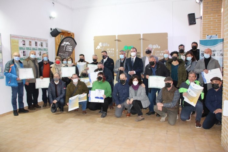 Siete empresas alhameñas reciben los certificados de calidad y sostenibilidad del Territorio Sierra Espuña