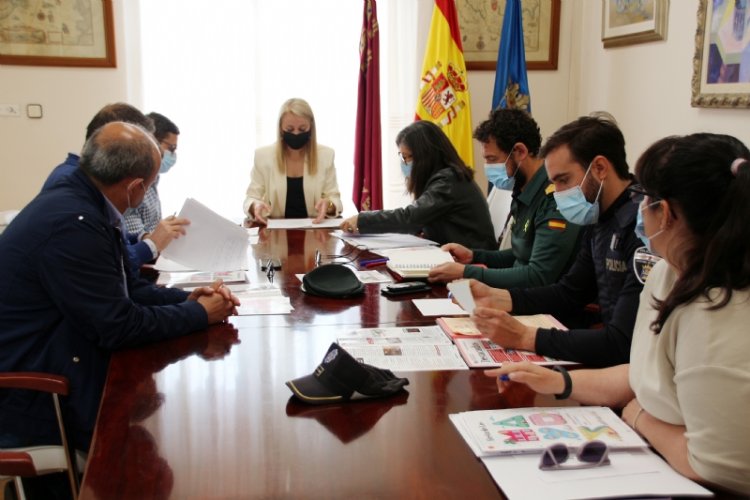 La Junta Local de Seguridad acuerda el refuerzo de agentes de Policía Local para Los Mayos 2022