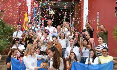 Orgullosas campeonas de la Liga Reto Iberdrola Sur. Alhama Club de Fútbol El Pozo