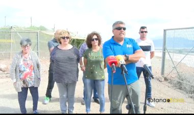 Unos vecinos del paraje de Los Cordones de Alhama de Murcia nos cuentan los graves problemas que están sufriendo por los cañones  espantapájaros de una gran empresa hortofrutícola de Alhama de Murcia