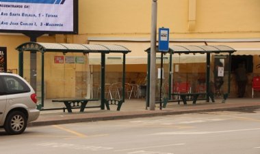 Traslado provisional de la parada de autobús con motivo del Vía Crucis