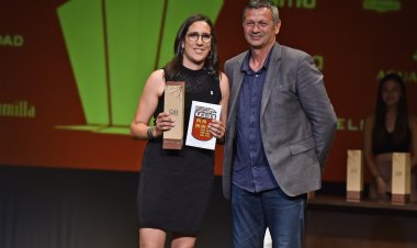 Joaquín Morales y Verónica Sánchez, premiados en la 'X Gala del Atletismo FAMU'