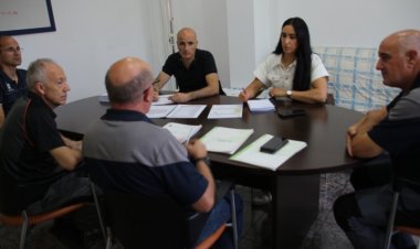 Miriam Díaz, edil de Servicios Públicos entre otras, ha venido manteniendo reuniones con todos los trabajadores del Ayuntamiento