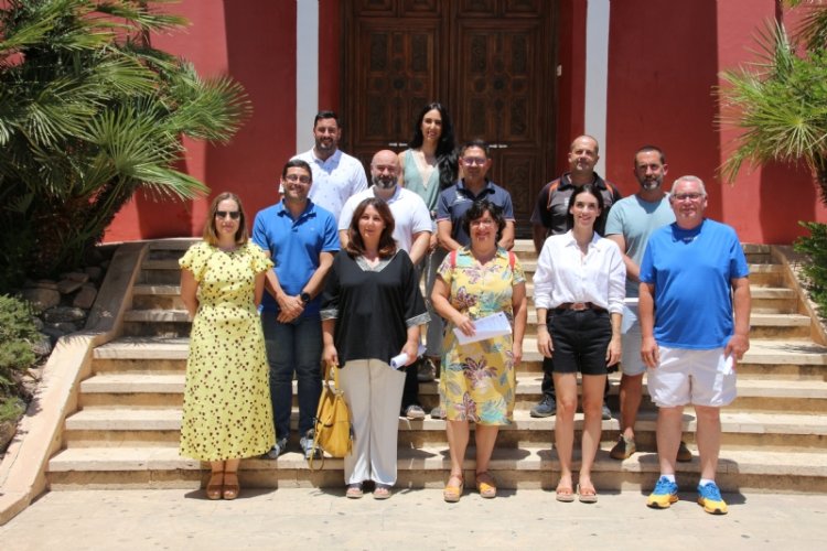 El salón de Plenos acoge el acto de nombramiento de nuevos funcionarios de carrera y personal laboral