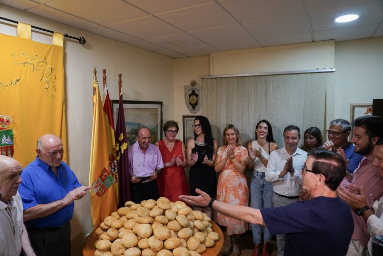 ¡Celebrando las Fiestas Patronales en Librilla!  Con la llegada de agosto, nuestra querida población vecina de Librilla se engalana para honrar a San Bartolomé en unas fiestas llenas de alegría y tradición.
