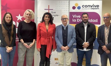 El concejal de Servicios Sociales, Daniel Ruano, visitaba la pasada semana el Ayuntamiento de Lorca para conocer el progreso del proyecto +QueEmple-A