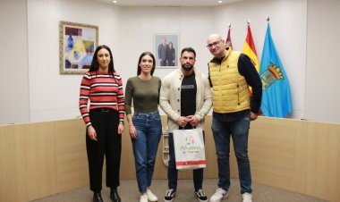 El Ayuntamiento de Alhama de Murcia reconoce el mérito de Antonio Sánchez, oro mundial en Classic bodybuilding