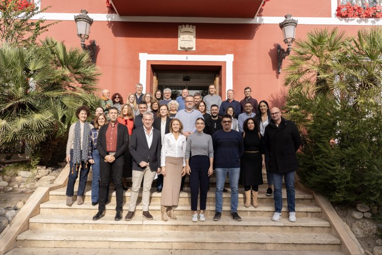 Hoy han tomado posesión de su cargo como auxiliares administrativos del Ayuntamiento de Alhama de Murcia 10 personas, tras la tramitación del proceso selectivo de estabilización