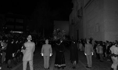 Calles llenas de alhameños y visitantes en la Semana Santa de Alhama de Murcia