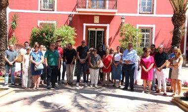 Hoy, nos hemos unido en un minuto de silencio como muestra de apoyo y solidaridad con las víctimas de violencia de género convocado por la Federación Española de Municipios y Provincias.