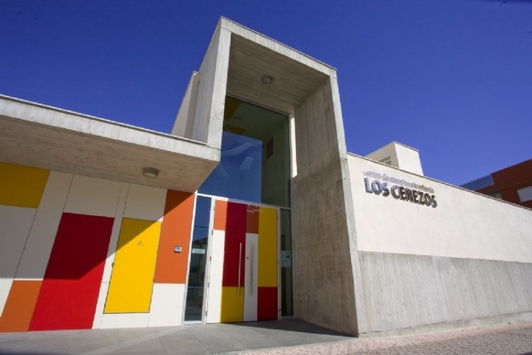La Escuela Infantil Los Cerezos de Alhama de Murcia recibe apoyo financiero a través de una subvención de 4.176.974 euros otorgada por el Gobierno Regional