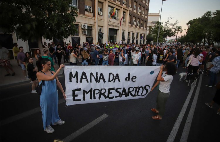 PSOE ALHAMA: Rechazo, indignación y vergüenza.