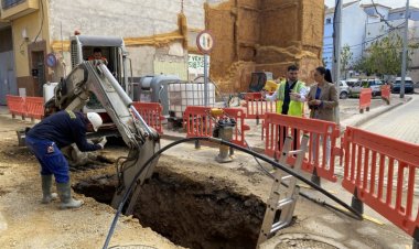 El Ayuntamiento de Alhama de Murcia supervisa el avance de las obras de renovación y saneamiento en la Rambla de San Roque