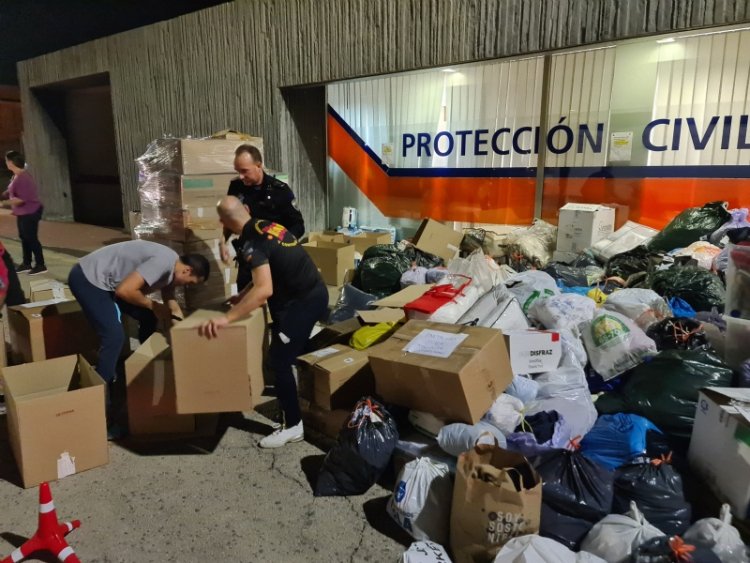 El Ayuntamiento de Alhama de Murcia organiza un operativo de solidaridad en apoyo a los afectados por la DANA