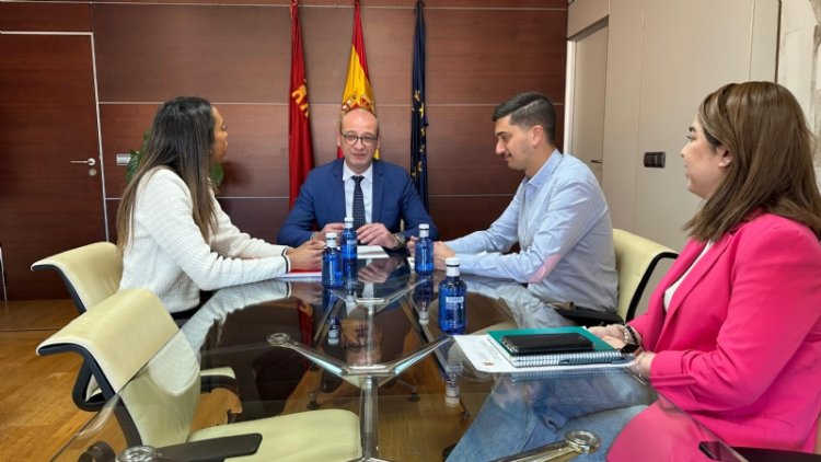 El Ayuntamiento traslada a la consejería de Educación las necesidades de los centros educativos del municipio