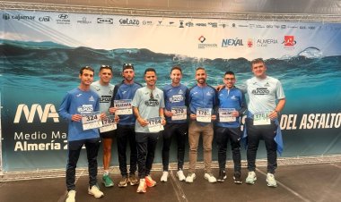 El Club Atletismo Alhama campeón por equipos en la Media Maratón de Almería 2025