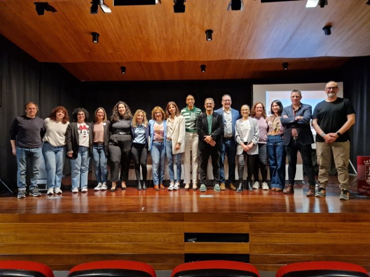 El Ayuntamiento y D´Genes presentan el nuevo servicio de atención temprana de Alhama