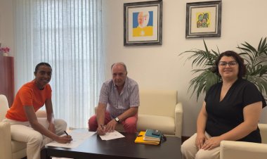 Firma de convenio con la Junta de Cofradías