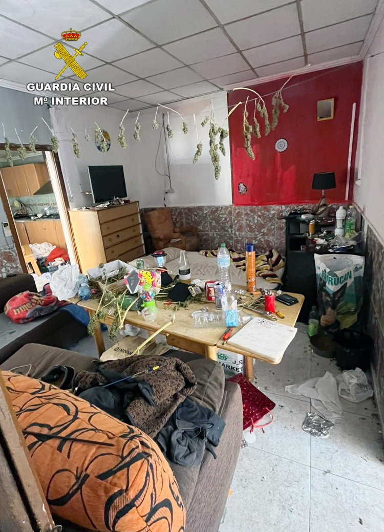 La Guardia Civil libera a una mujer que estuvo encerrada una semana en una habitación de su casa