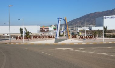 El Ayuntamiento renueva el acuerdo para mantenimiento y conservación del Parque Industrial de Alhama