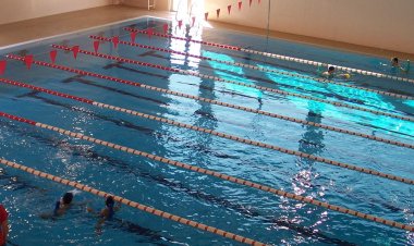 El Ayuntamiento adjudica la instalación de captadores solares en la Piscina Climatizada Municipal