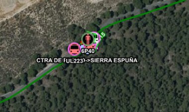 Servicios de emergencias han intervenido en un accidente de tráfico con un herido atrapado en la RM-515, termino municipal de Alhama de Murcia.