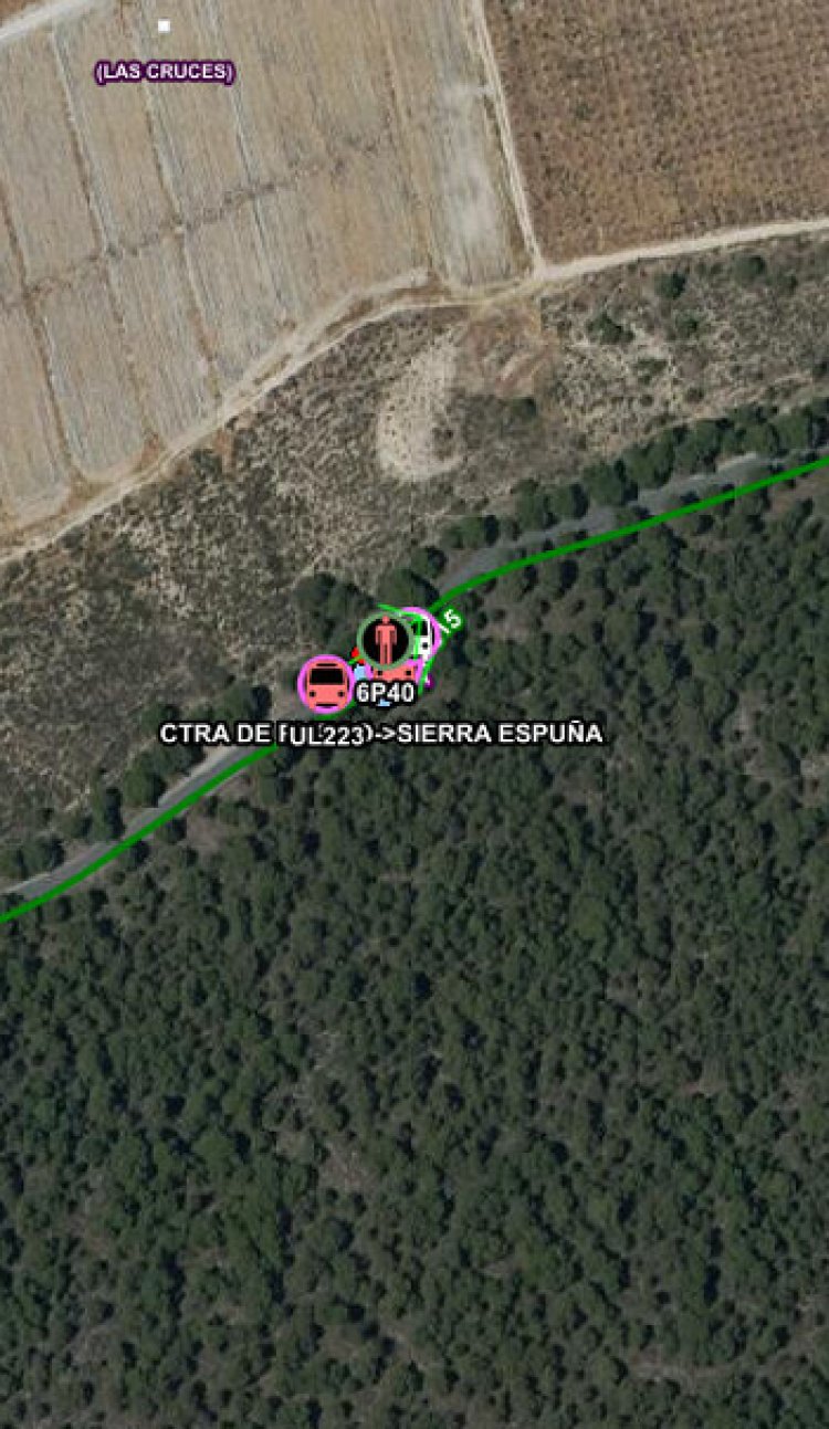 Servicios de emergencias han intervenido en un accidente de tráfico con un herido atrapado en la RM-515, termino municipal de Alhama de Murcia.