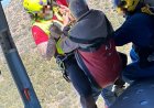 Bomberos del Consorcio han rescatado a un senderista accidentado en una zona situada detrás de las Paredes de Leiva, Alhama de Murcia.