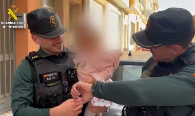 Dos guardias civiles fuera de servicio reaniman in extremis a una bebé que se encontraba en parada cardiorrespiratoria