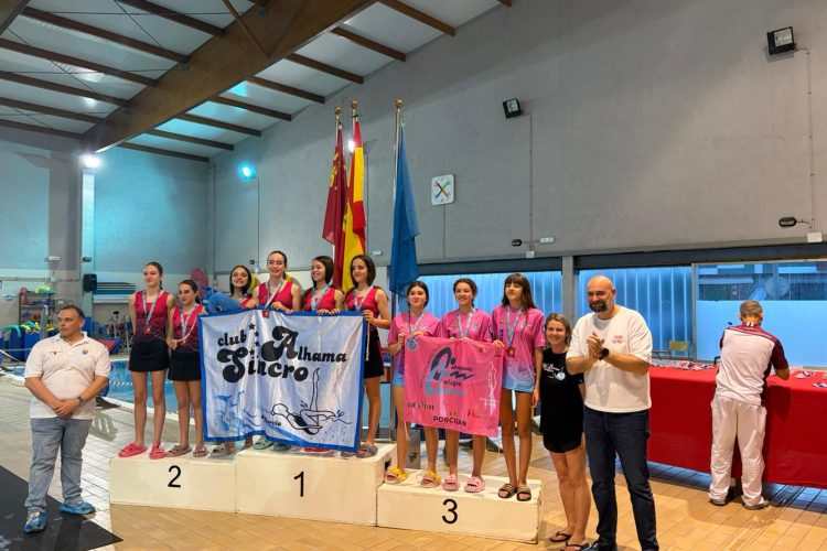 El XIX Campeonato FNRM Open de natación sincronizada reúne este fin de semana a clubes y deportistas en Alhama de Murcia