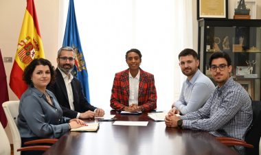 La visita del delegado del Gobierno permite al Ayuntamiento tratar asuntos urbanísticos y de interés para el municipio