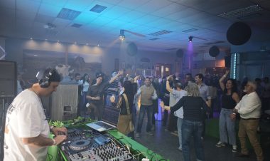 Tómate las que puedas reúne a más de 800 personas en su “30+1 aniversario” y confirma que la historia sigue viva