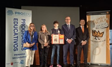 Un alumno del colegio Azaraque de Alhama de Murcia representará a la Región en el 45 concurso ‘¿Qué es un rey para ti?’