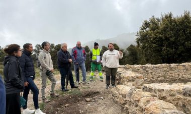 El alcalde de Totana y la alcaldesa de Alhama visitan las obras de restauración de los Pozos de la Nieve de Sierra Espuña