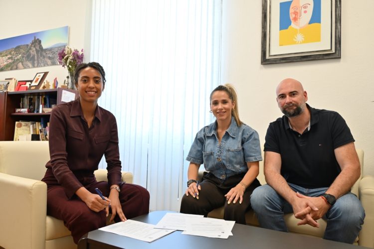 El Ayuntamiento respalda la temporada deportiva del Alhama Club de Fútbol