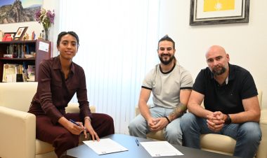 La Escuela de Fútbol Alhama fortalece su actividad con un nuevo convenio municipal