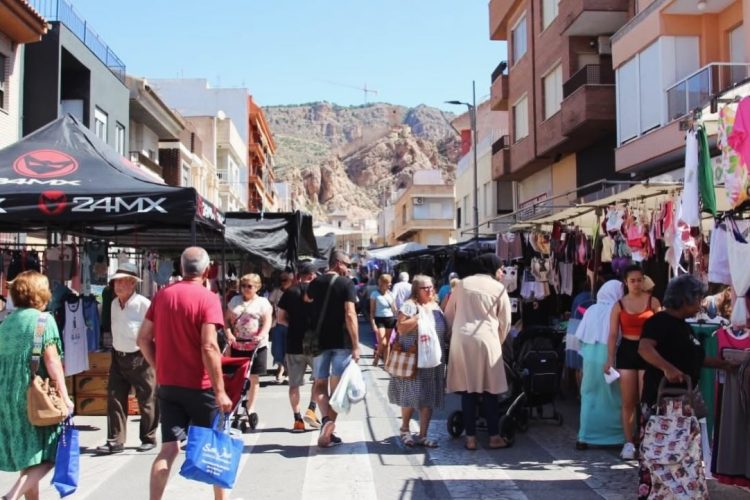El mercado semanal pasa al lunes 8 de junio por el festivo regional