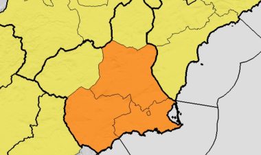 Alhama de Murcia mantiene activado el PEMU ante el aviso naranja por temperaturas de hasta 40 ºC