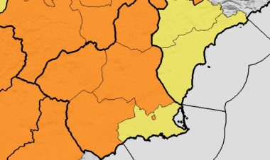 Alhama en aviso naranja por temperaturas de hasta 41 ºC, el Mercado Municipal cerrará a las 12:00 horas