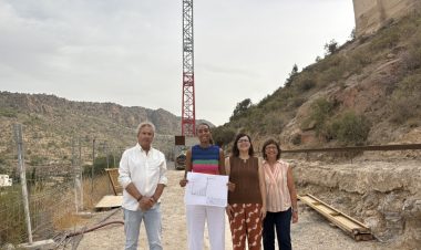 El Castillo dice adiós a las grúas que han marcado su silueta durante 16 años