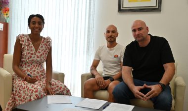 Trialhama formaliza su colaboración con el Ayuntamiento para impulsar el triatlón en Alhama