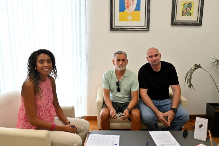 El Ayuntamiento renueva su colaboración con el Club INIA Salvamento y Socorrismo