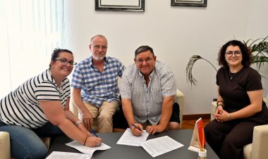 Firma de convenio con la Asociación de Vecinos de Gebas