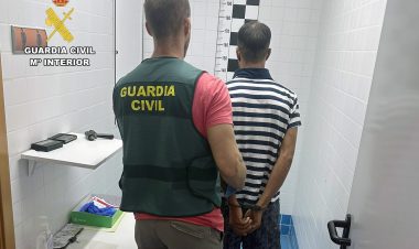 La Guardia Civil detiene a un violento delincuente que asaltó a cuatro personas en Totana