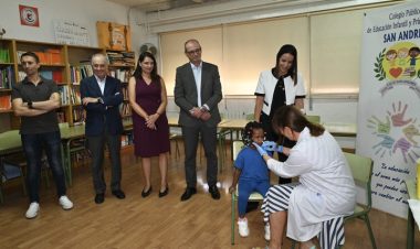 La Comunidad comienza la vacunación frente a la gripe en los centros educativos para facilitar la inmunización de los menores