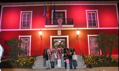 Alhama de Murcia unida frente al cáncer de mama con una jornada de sensibilización y apoyo