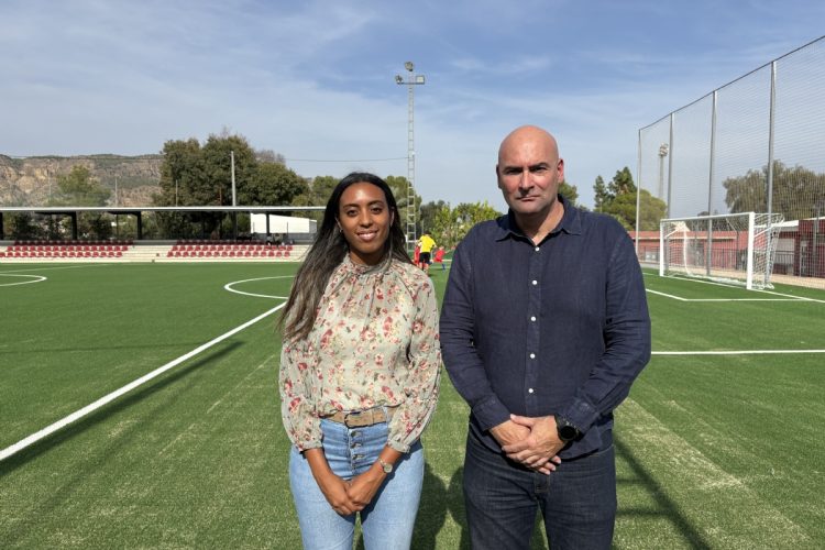 Alhama estrena el renovado campo de fútbol 7 del Guadalentín y anuncia dos nuevas instalaciones