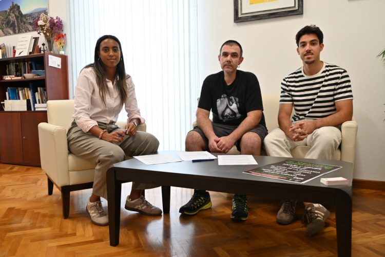 El Ayuntamiento y la Asociación Músico-Cultural Ecléptica firman el convenio para ‘El Zebadero 7.0’